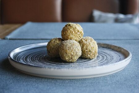 Конфета фисташковая