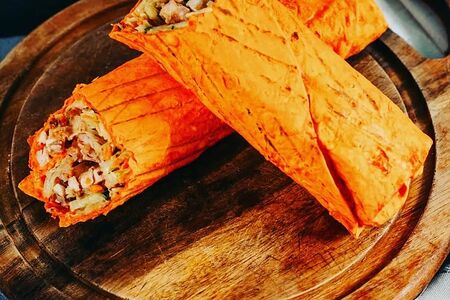 Шаурма гигант в сырном лаваше