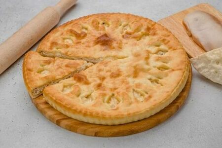 Пирог с курицей и сыром⁣