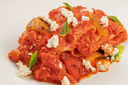 Паккери из граньяно с перцем, ндуей и копченой рикоттой