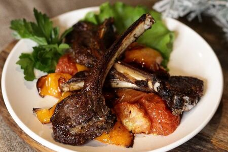 Баранина с печёными овощами