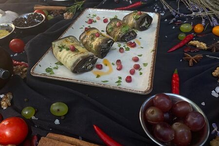 Рулетики из баклажанов