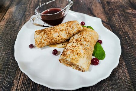 Блины с творогом и джемом