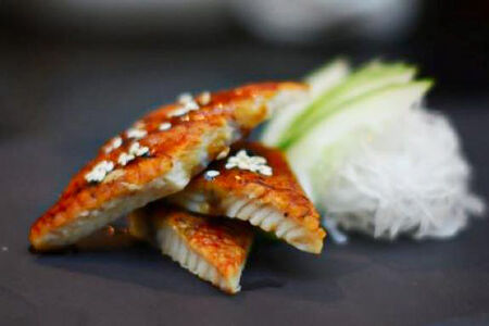 Сашими Речной угорь Унаги