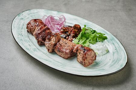 Шашлык из баранины с маринованными баклажанами