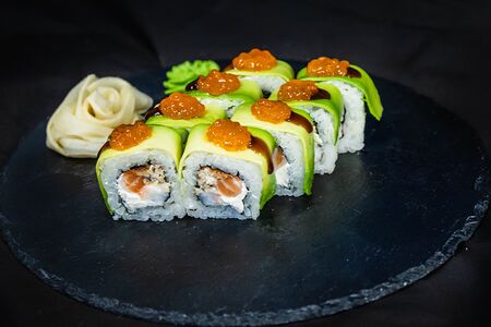 Ролл зеленый дракон