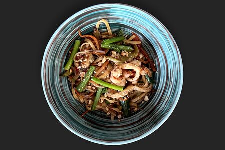 Вок с морепродуктами