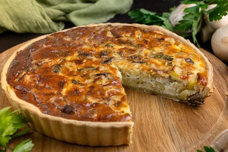 Киш с запеченым картофелем и грибами