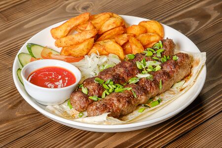 Люля-кебаб с картофелем по-деревенски