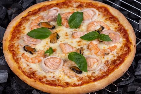 С лососем и морепродуктами