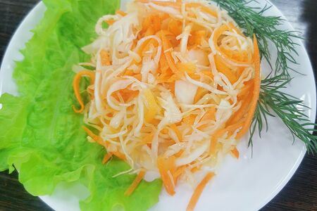 Салат из свежей капусты