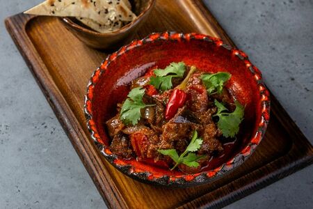 Аджапсандал с чипсами из лаваша