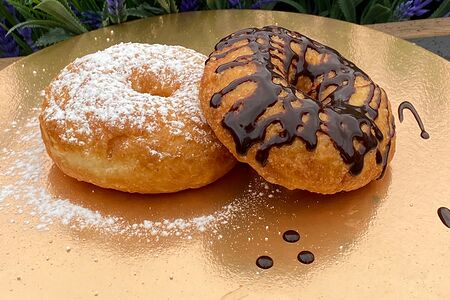 Пончик классический с шоколадом