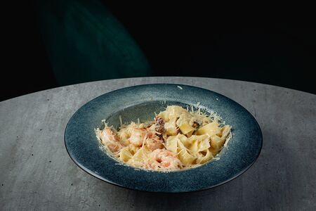 С креветками и шпинатом