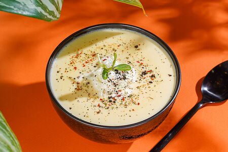 Сырный суп с горгондзолой и страчателлой