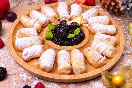 Рогалики с ежевикой