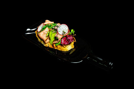 Брускетта с ростбифом и белыми грибами