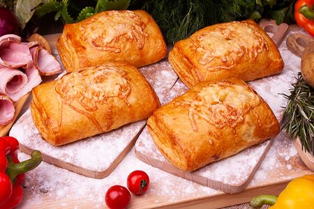 Лодочка (свинина, огурцы соленые, картофель)