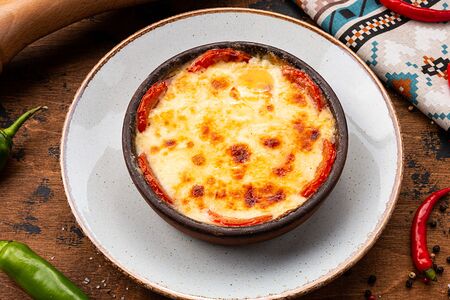 Сыр сулугуни, жаренный на кеци