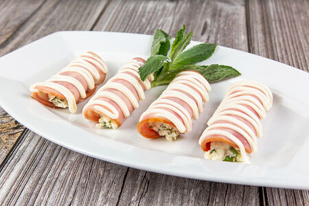 Рулетики из ветчины