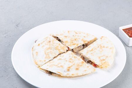 Кесадилья с курицей