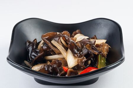 Салат из древесных грибов