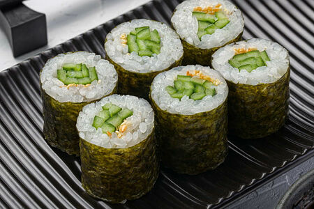 Мини ролл с огурцом 6 шт