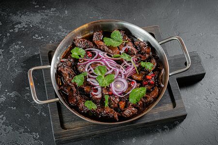 Телятина в кизиловом соусе