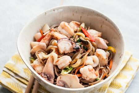 Вок Соба с морепродуктами