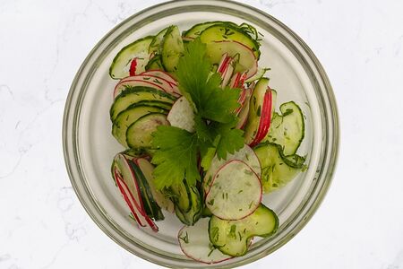 Из редиса с огурцом