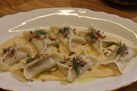 Равиоли а-ля русс с белыми грибами и картофельным кремом
