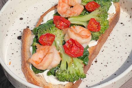 С креветками, шпинатом и брокколи