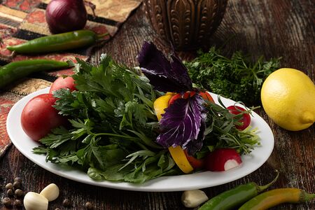 Ассорти из свежей зелени