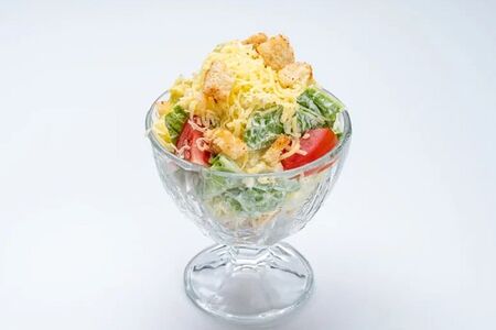 Салат Цезарь с курицей