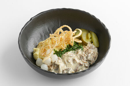 Бефстроганов с картофельным пюре