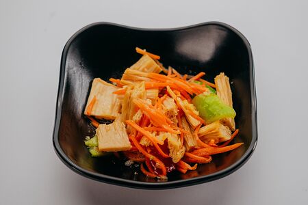 Салат из спаржи