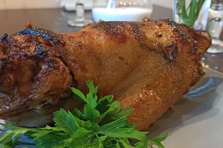 Рулька запеченная