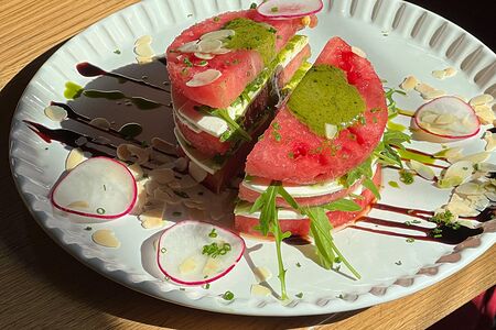 Арбуз с сыром