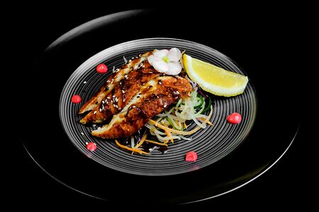 Сашими с угрем и соусом унаги