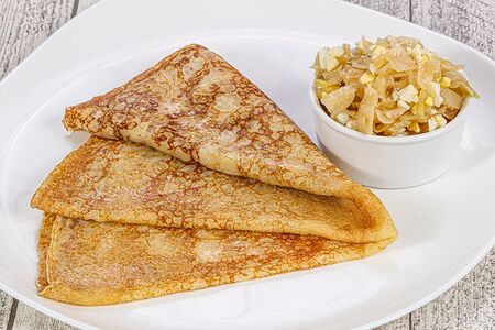 Блин с капустой и яйцом