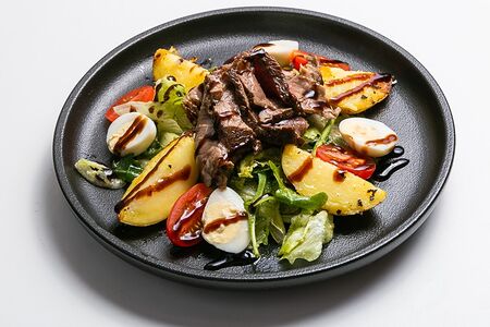 Салат с ростбифом