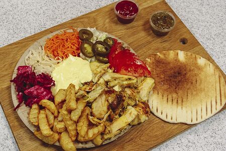 Шаурма на тарелке