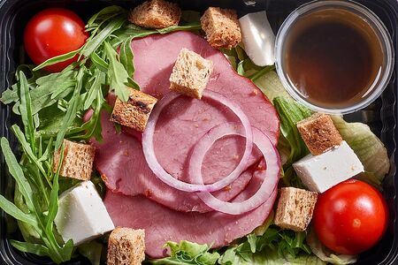 Салат Альпийский с пряной говядиной