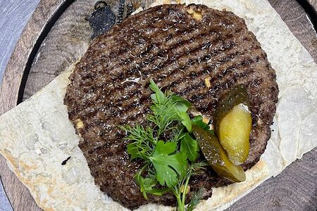 Бифштекс из говядины с сыром