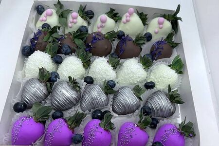 Клубника в шоколаде Карнавал