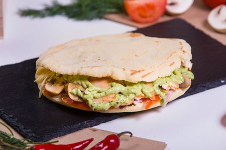 Пита с курицей и грибами