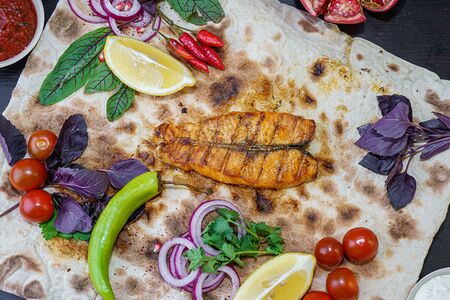 Стейк из сёмги на углях