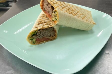 Люля-кебаб из курицы в лаваше