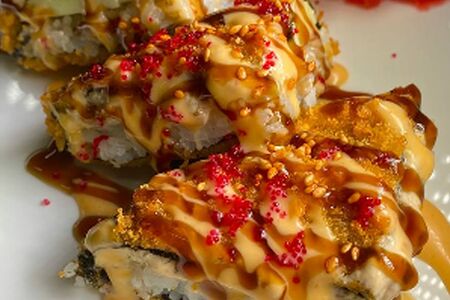 Теплый ролл с угрем и зеленым яблоком