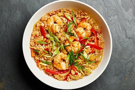 Жареный рис тяхан с креветками